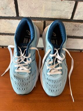 ASICS Women's Light Blue and White Athletic Running Shoes